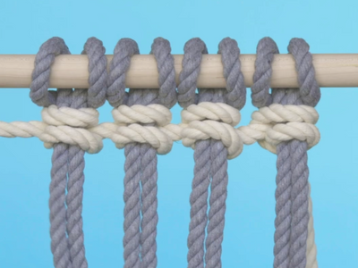 How do you tie a Vertical Double Half Hitch?